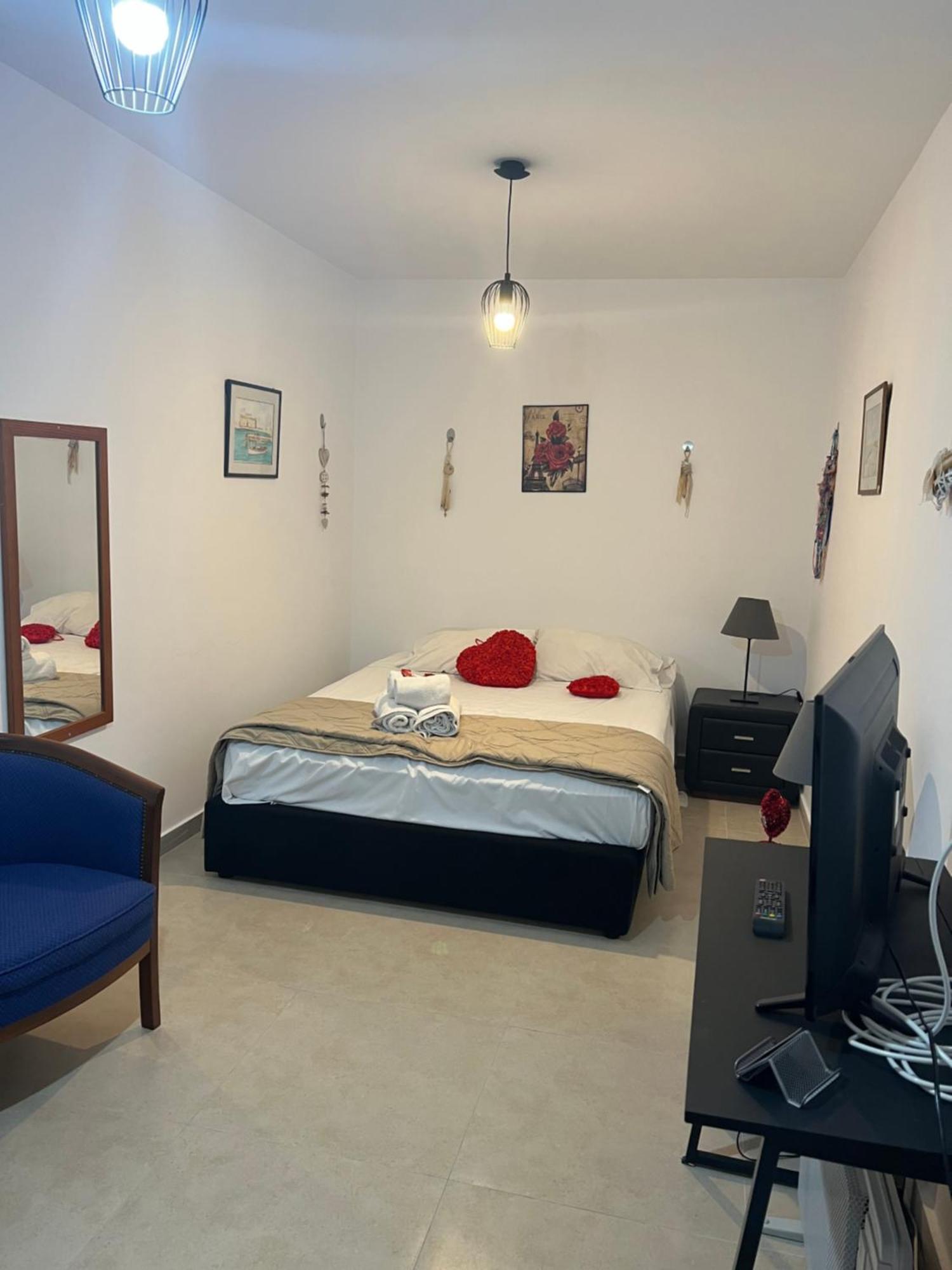 Charalambous Apartment *