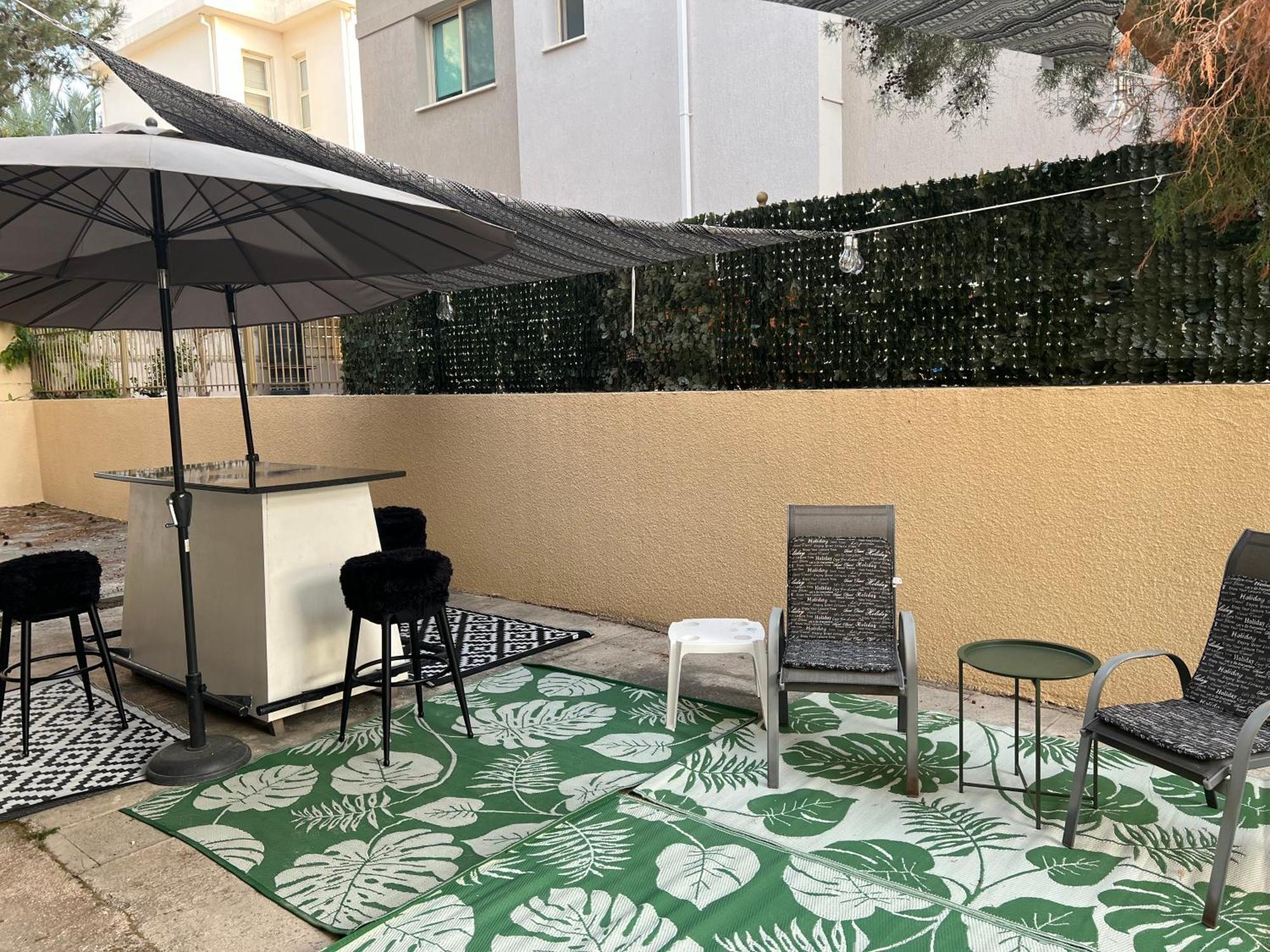 Charalambous Apartment *